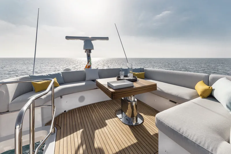 Slide: The Image of Azimut Fly 53 2027 - 22