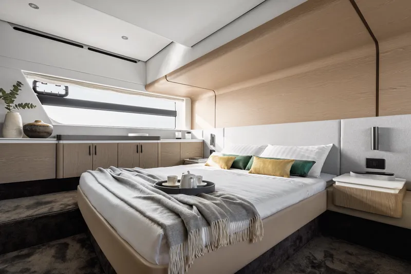 Slide: The Image of Azimut Fly 53 2027 - 14