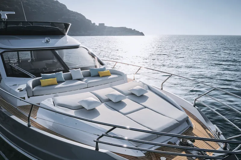 Slide: The Image of Azimut Fly 53 2027 - 4
