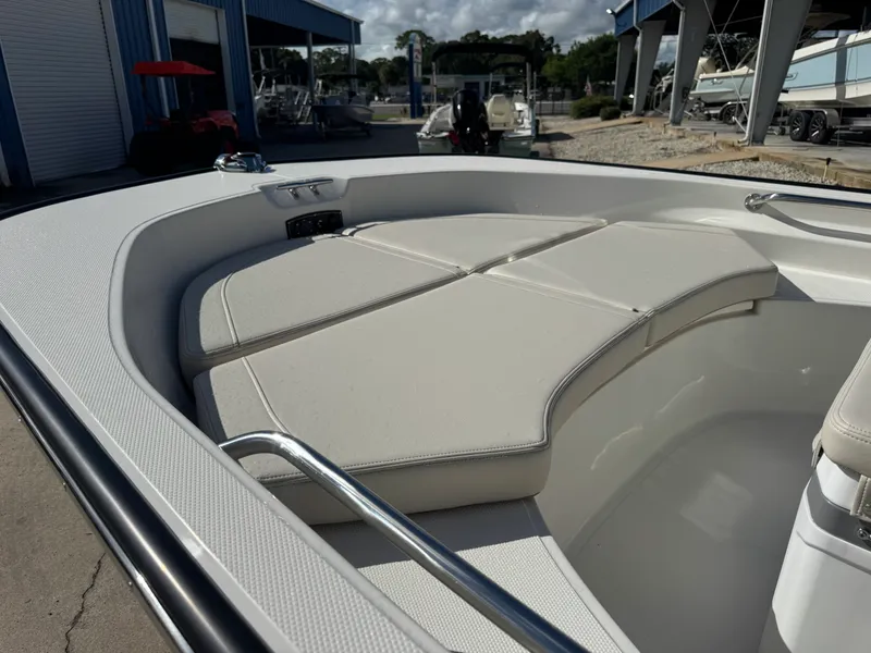 Slide: The Image of Boston Whaler 170 Montauk 2027 - 10