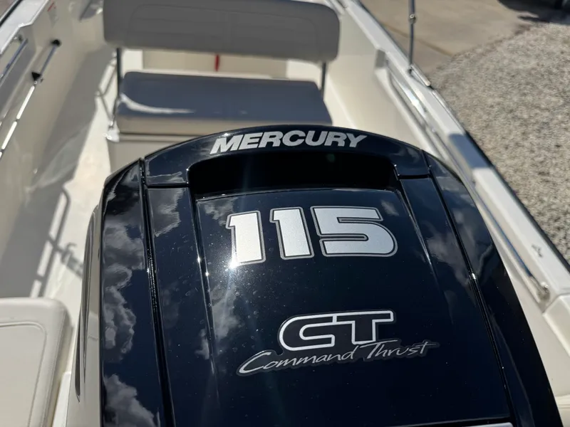 Slide: The Image of Boston Whaler 170 Montauk 2027 - 4