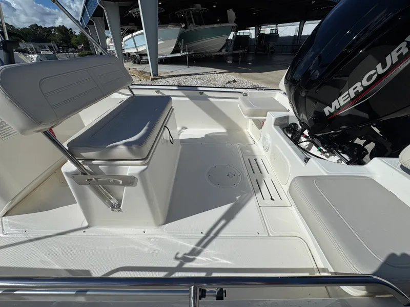 Slide: The Image of Boston Whaler 170 Montauk 2027 - 5