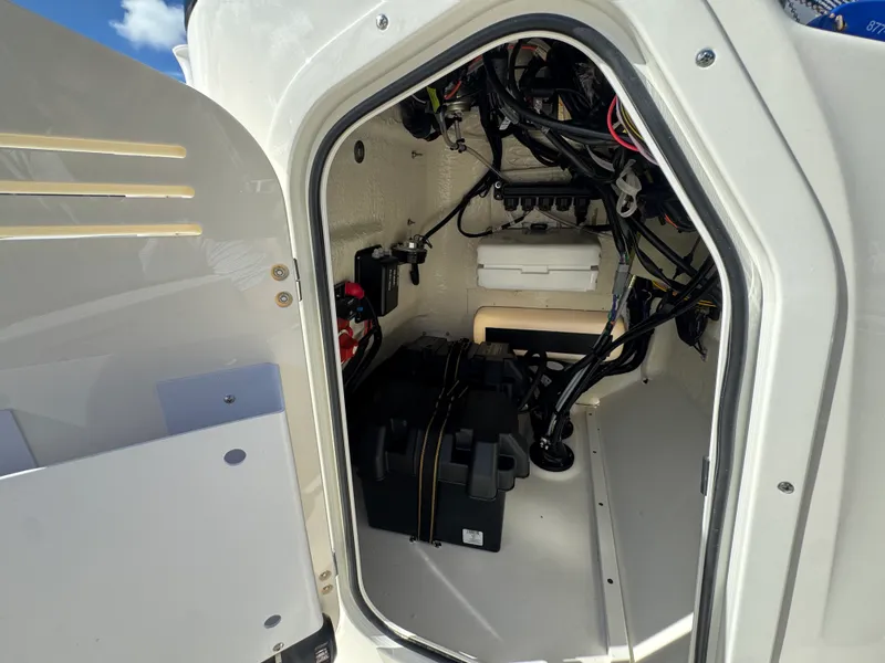Slide: The Image of Boston Whaler 170 Montauk 2027 - 8