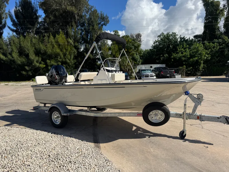 The Image of Boston Whaler 170 Montauk 2027 - 0