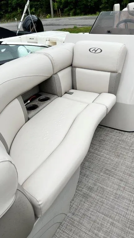 Slide: The Image of Luxurious seating on 2020 Harris FloteBote 210 CX Cruiser pontoon boat. - 2