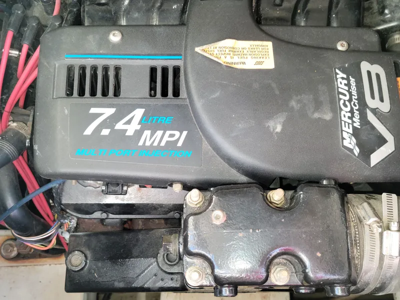Slide: The Image of #1 Twin 7.4 Fuel Injected MerCruisers - 28