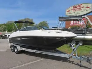 Slide: The Image of 2014 Sea Ray 240SD boat on a trailer at Boat Warehouse. - 11