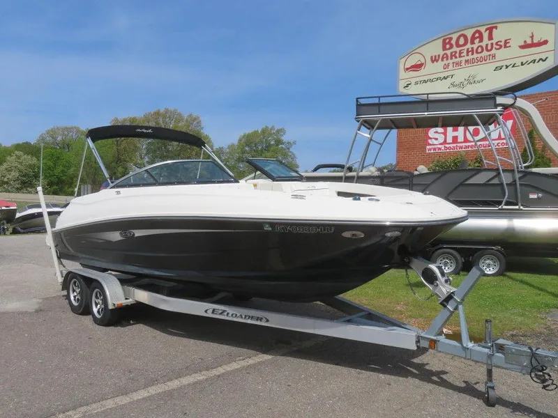 Slide: The Image of 2014 Sea Ray 240SD boat on trailer at Boat Warehouse of the Midwest. - 4