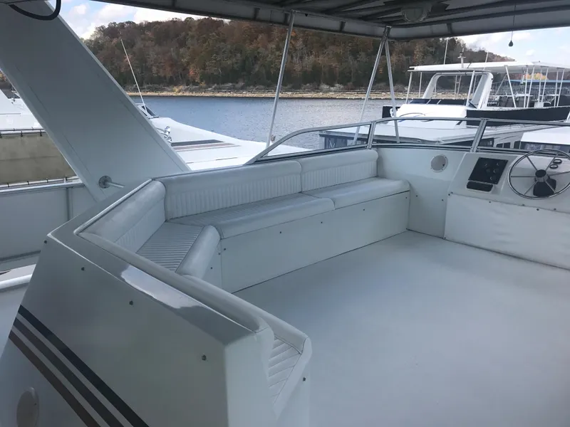 Slide: The Image of 2002 Stardust Cruisers Houseboat with spacious upper deck and seating area. - 29