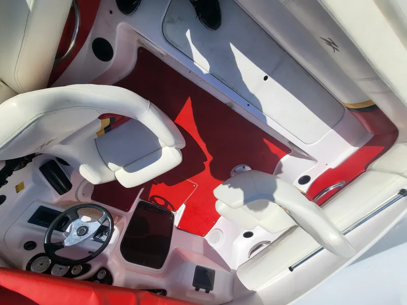 Thanh Thuỷ ^^ Donzi 22ZX 1997 - Marine Source