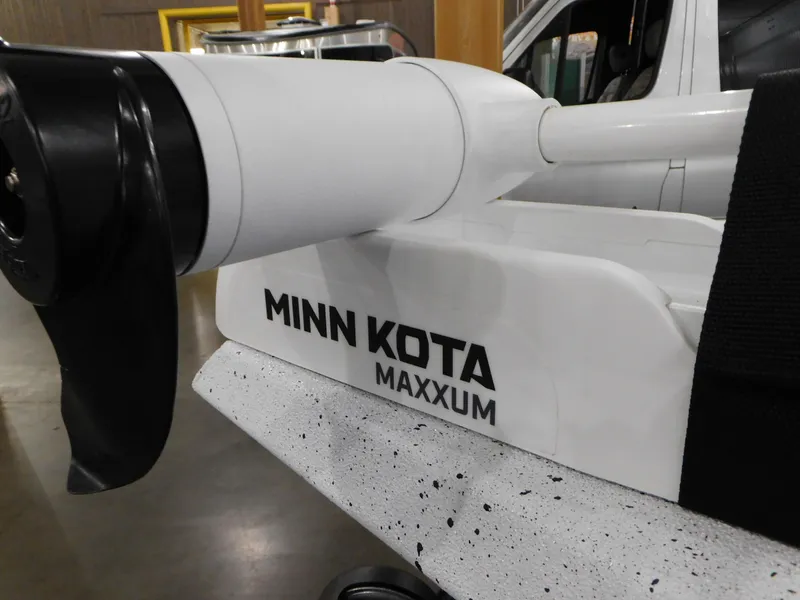 Slide: The Image of Minn Kota Maxxum motor on 2023 Xpress H190B boat. - 14