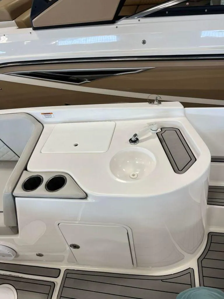 Slide: The Image of Sea Pro Citation 2400 2022 - 3