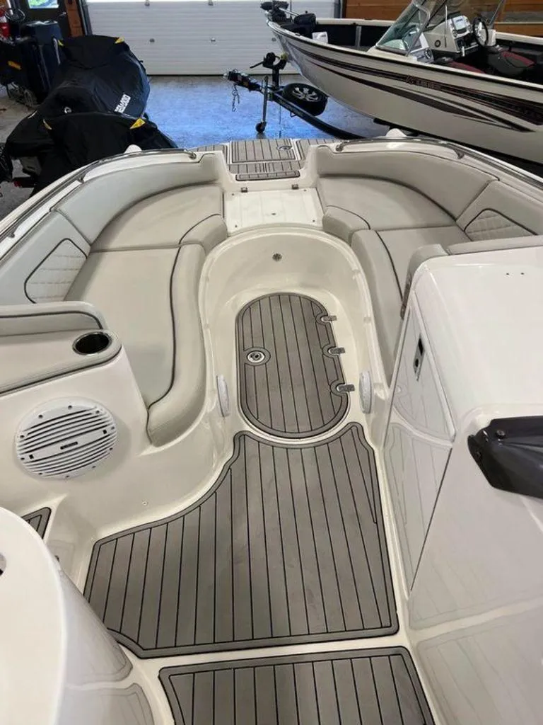 Slide: The Image of Sea Pro Citation 2400 2022 - 4