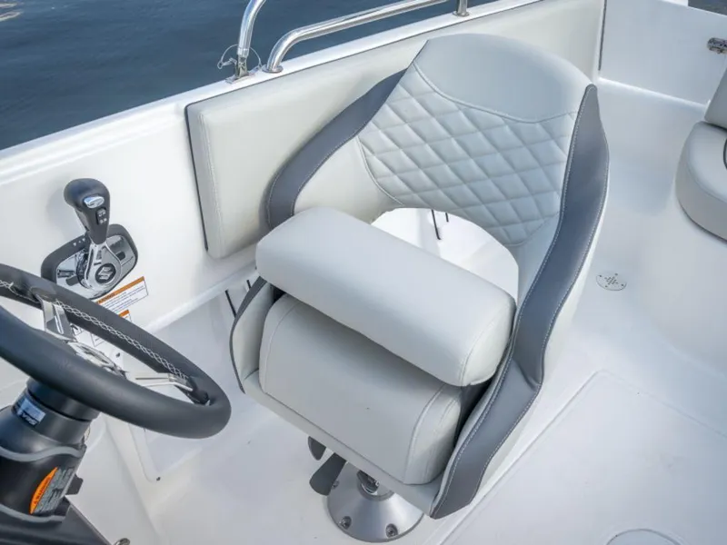 Slide: The Image of Sea Pro Citation 2400 2022 - 8