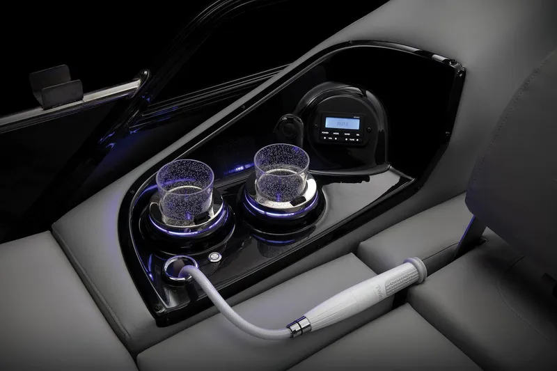 Slide: The Image of Regency 250 LE3 Sport 2023 - 27