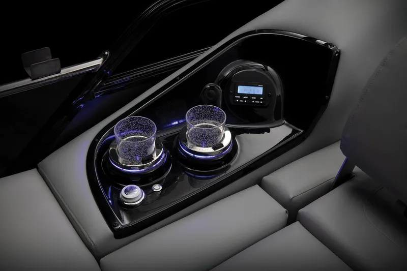 Slide: The Image of Regency 250 LE3 Sport 2023 - 28