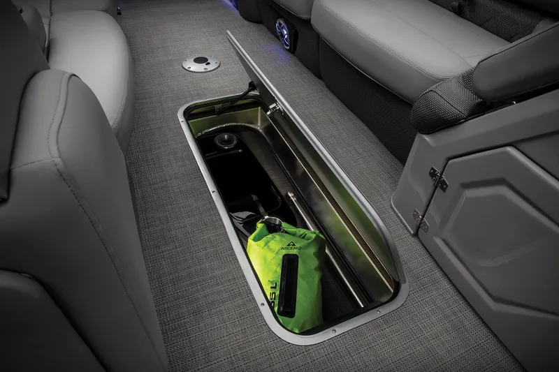 Slide: The Image of Regency 250 LE3 Sport 2023 - 41