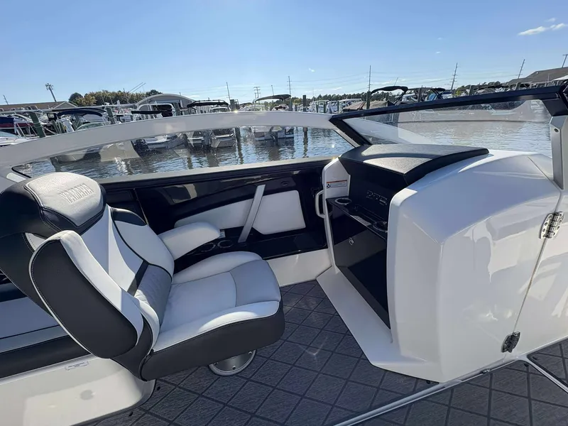 Slide: The Image of Yamaha 275 SE 2019 - 1