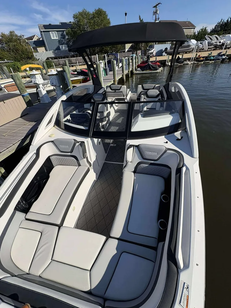 Slide: The Image of Yamaha 275 SE 2019 - 21