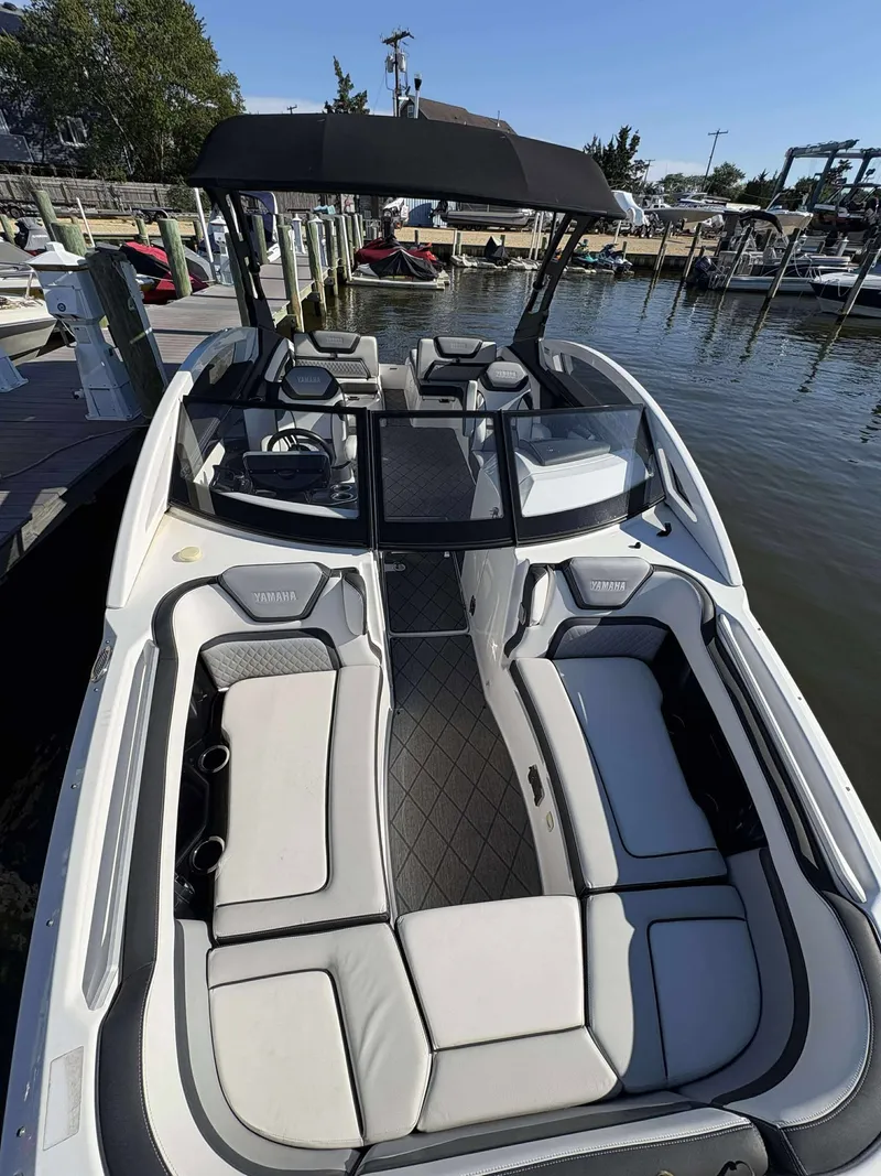 Slide: The Image of Yamaha 275 SE 2019 - 25