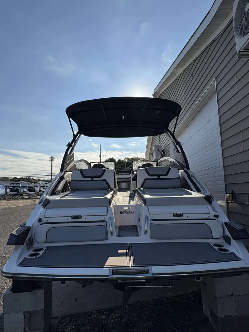 Slide: The Image of Yamaha 275 SE 2019 - 10