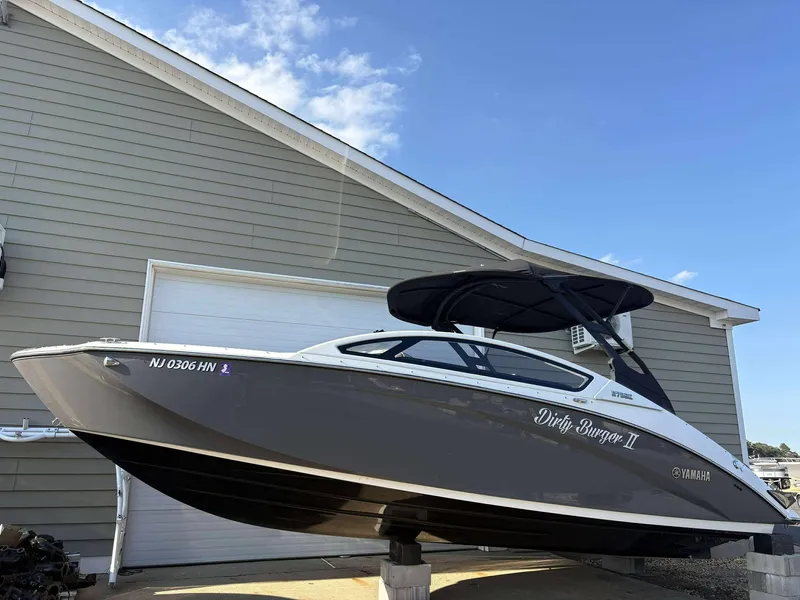 Slide: The Image of Yamaha 275 SE 2019 - 2