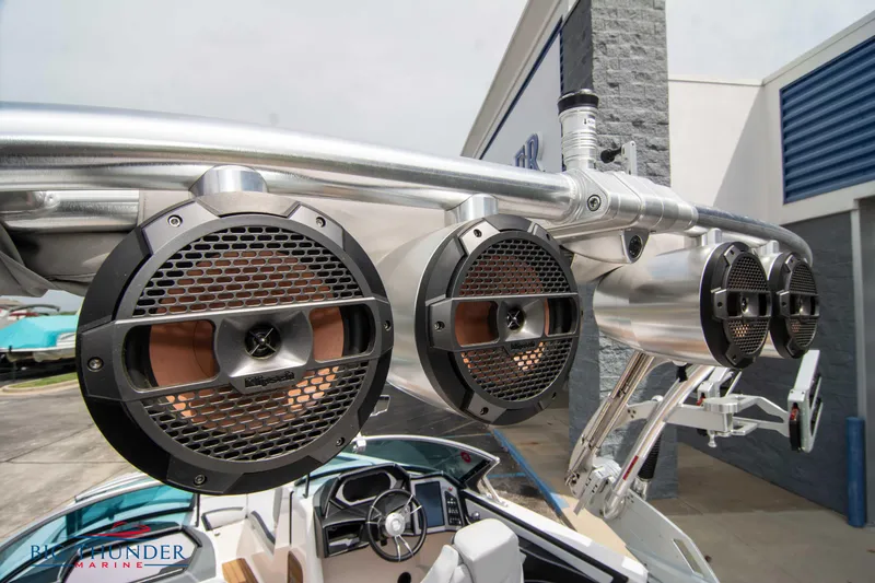 Slide: The Image of 2021 MasterCraft XStar boat with premium audio speakers on the wakeboard tower. - 41