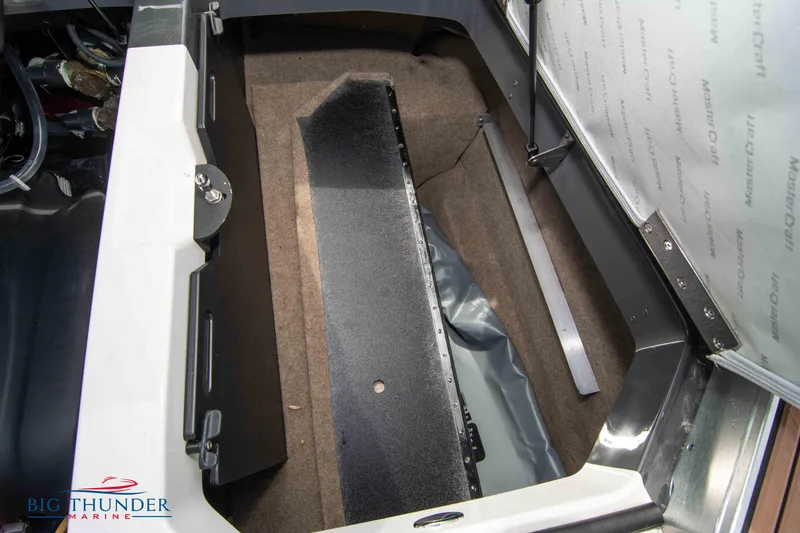 Slide: The Image of MasterCraft XStar 2021 - 50