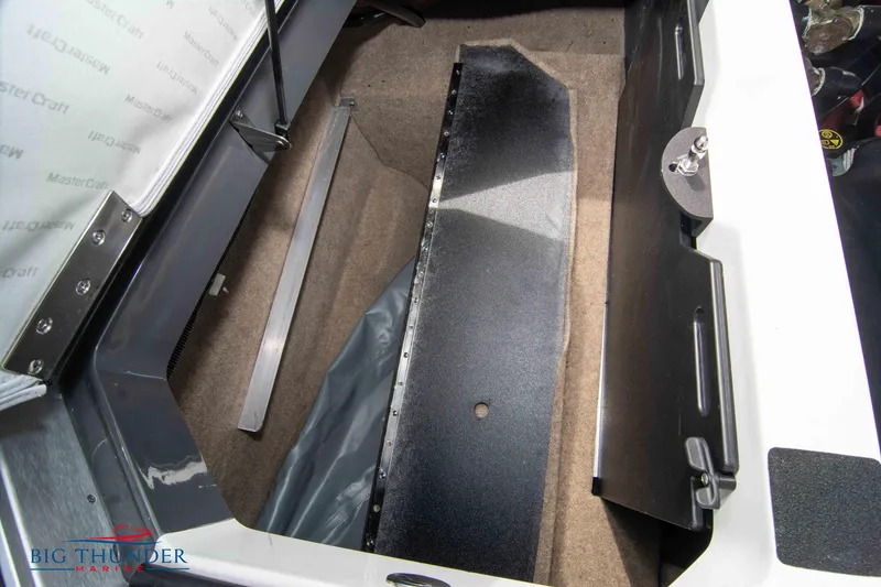 Slide: The Image of MasterCraft XStar 2021 - 51