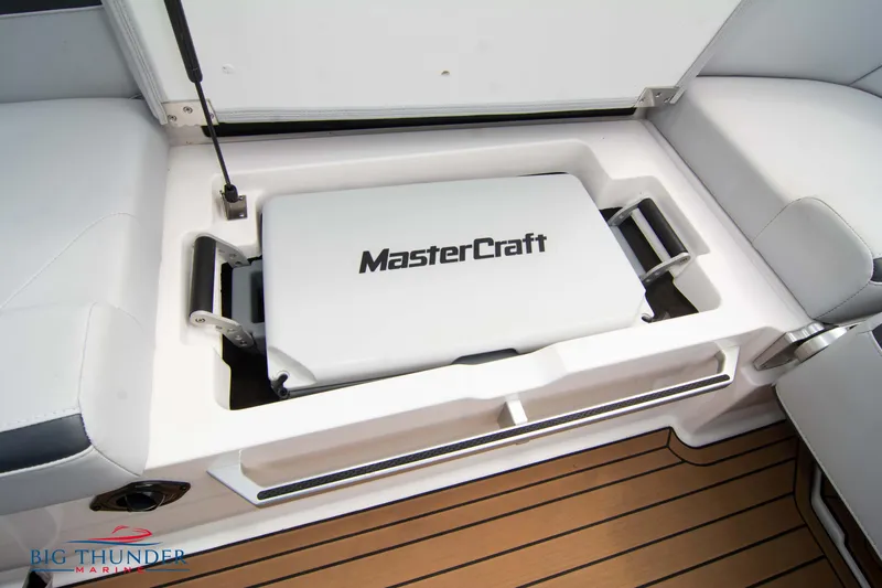 Slide: The Image of MasterCraft XStar 2021 - 55