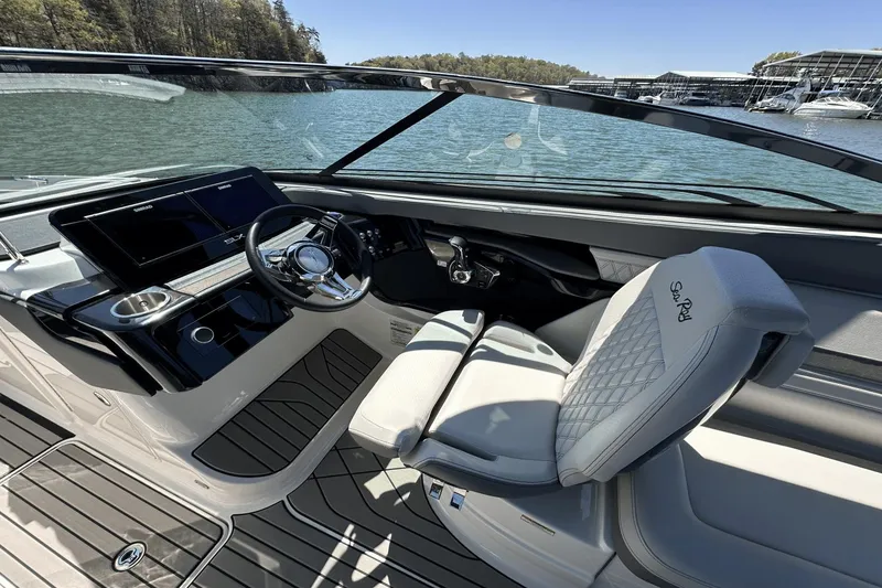 Slide: The Image of Sea Ray SLX 260 Surf 2024 - 14
