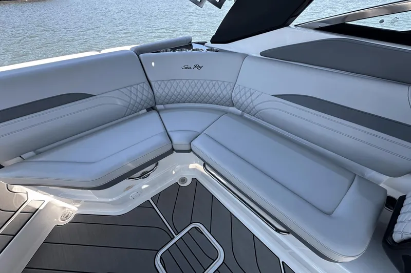 Slide: The Image of Sea Ray SLX 260 Surf 2024 - 20