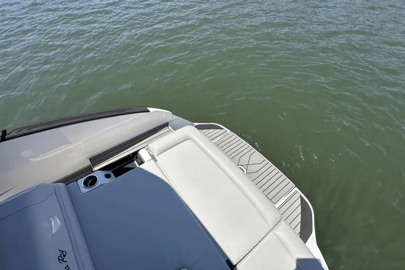 Slide: The Image of Sea Ray SLX 260 Surf 2024 - 24