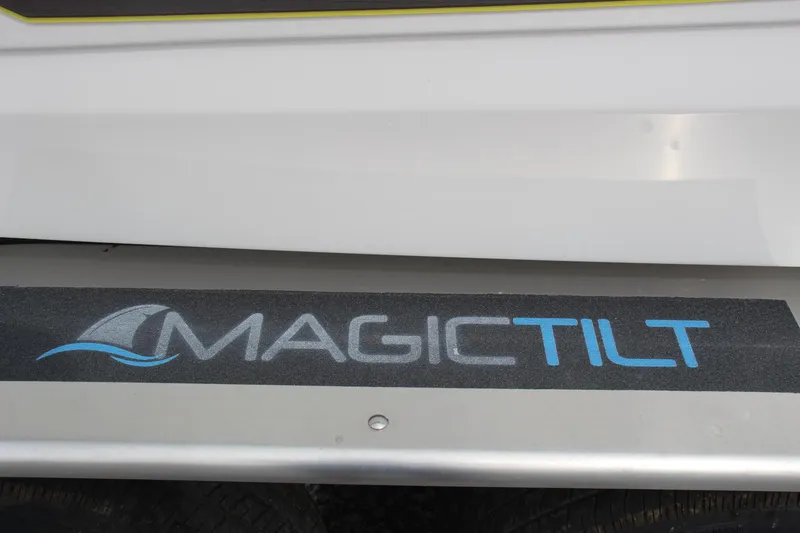 Slide: The Image of Magic Tilt logo on a 2023 Scarab 255 Open ID boat trailer. - 21