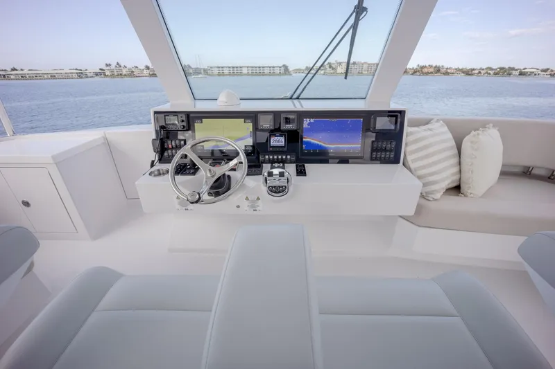 Slide: The Image of Two Oceans 555 helm console - 27