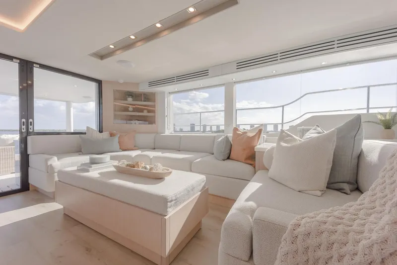 Slide: The Image of Two Oceans 555 Interior salon - 41