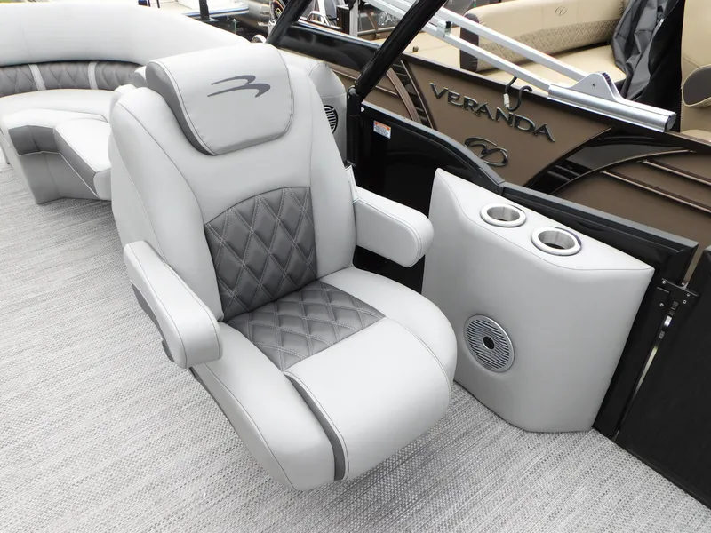 Slide: The Image of Luxurious seating on the 2023 Bennington 24 LXSFBA pontoon boat. - 6