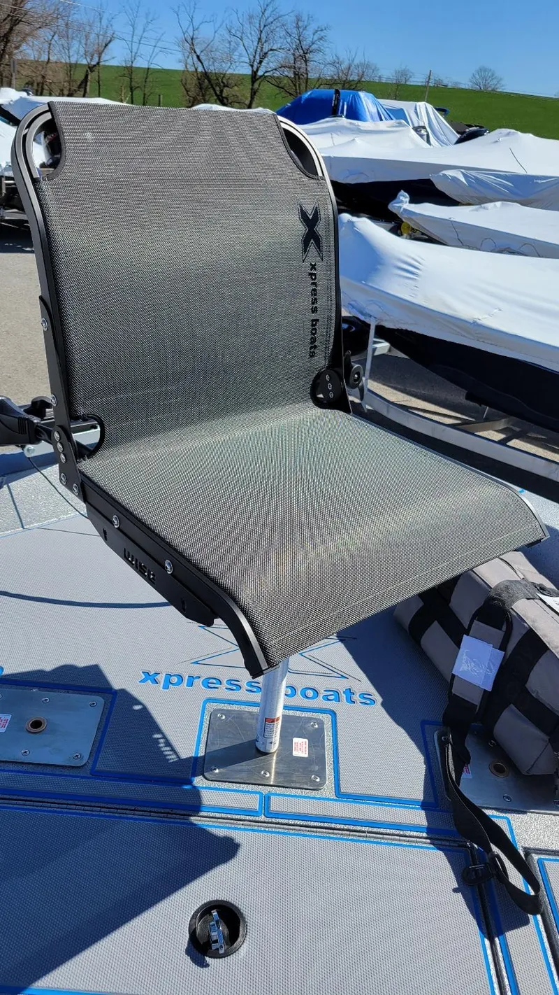 Slide: The Image of Xpress H17C boat seat, 2025 model, with Yamaha Vmax 90 engine, in stock. - 7