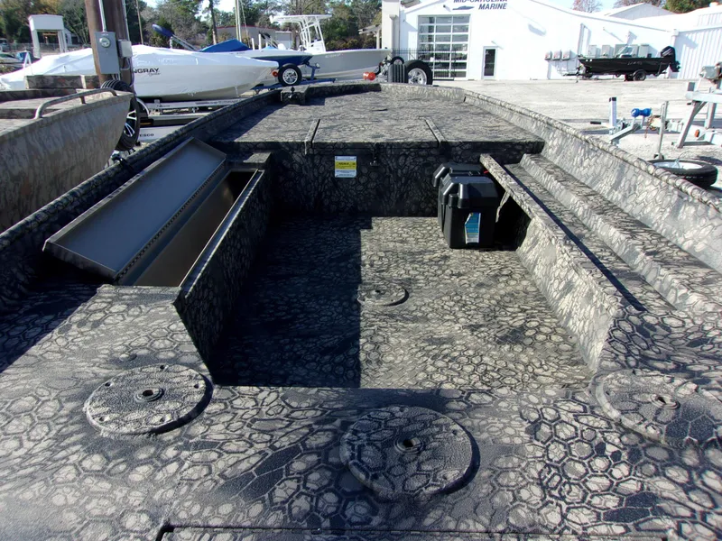 Slide: The Image of Legend 1652 Renegade 2023 - 8