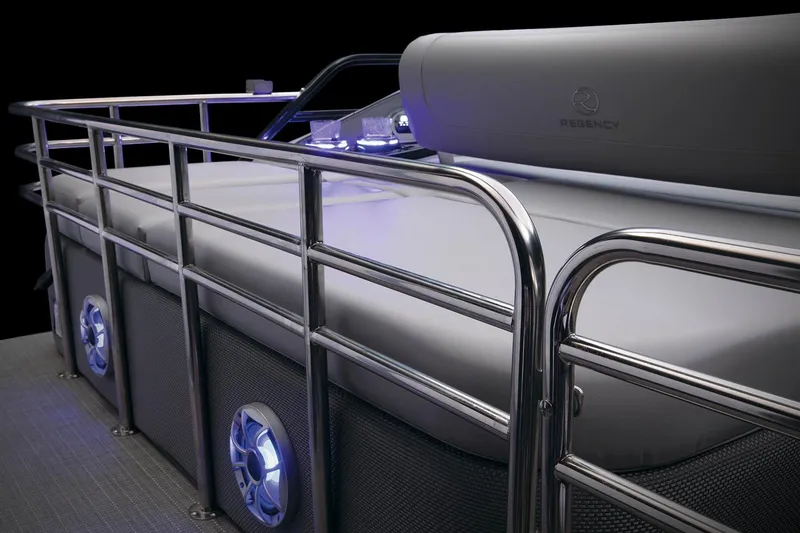 Slide: The Image of Regency 250 LE3 Sport 2023 - 34