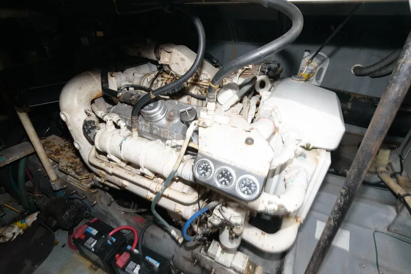 Slide: The Image of Engine compartment of a 1993 Sea Ray 500 Sundancer boat. - 22