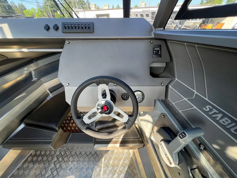 Slide: The Image of Stabi-Craft 2050 Supercab 2026 - 10