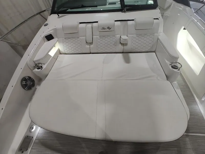 Slide: The Image of Interior of 2020 Sea Ray Sundancer 320 boat. - 19