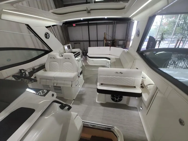 Slide: The Image of Interior of 2020 Sea Ray Sundancer 320 yacht. - 21