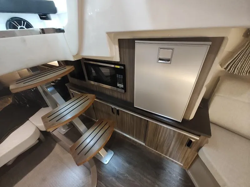 Slide: The Image of Interior of 2020 Sea Ray Sundancer 320 yacht. - 26