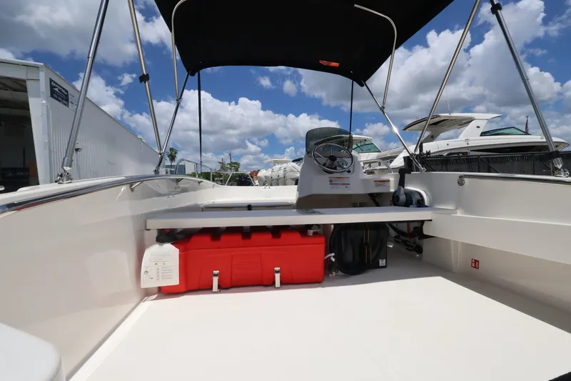 Slide: The Image of Boston Whaler 160 Super Sport 2027 - 8