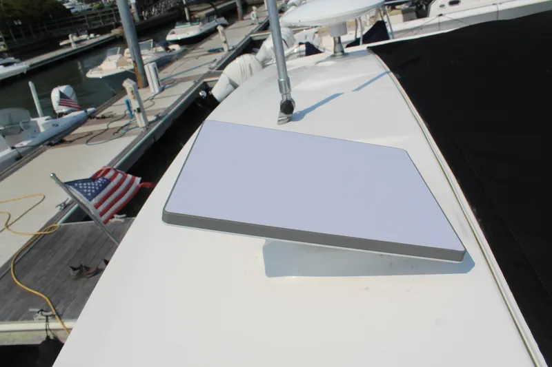Slide: The Image of Sea Ray 320 SUNDANCER 2023 - 32