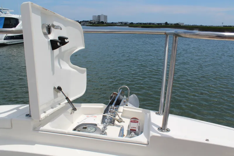 Slide: The Image of Sea Ray 320 SUNDANCER 2023 - 21