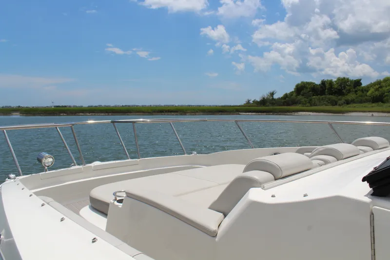 Slide: The Image of Sea Ray 320 SUNDANCER 2023 - 19