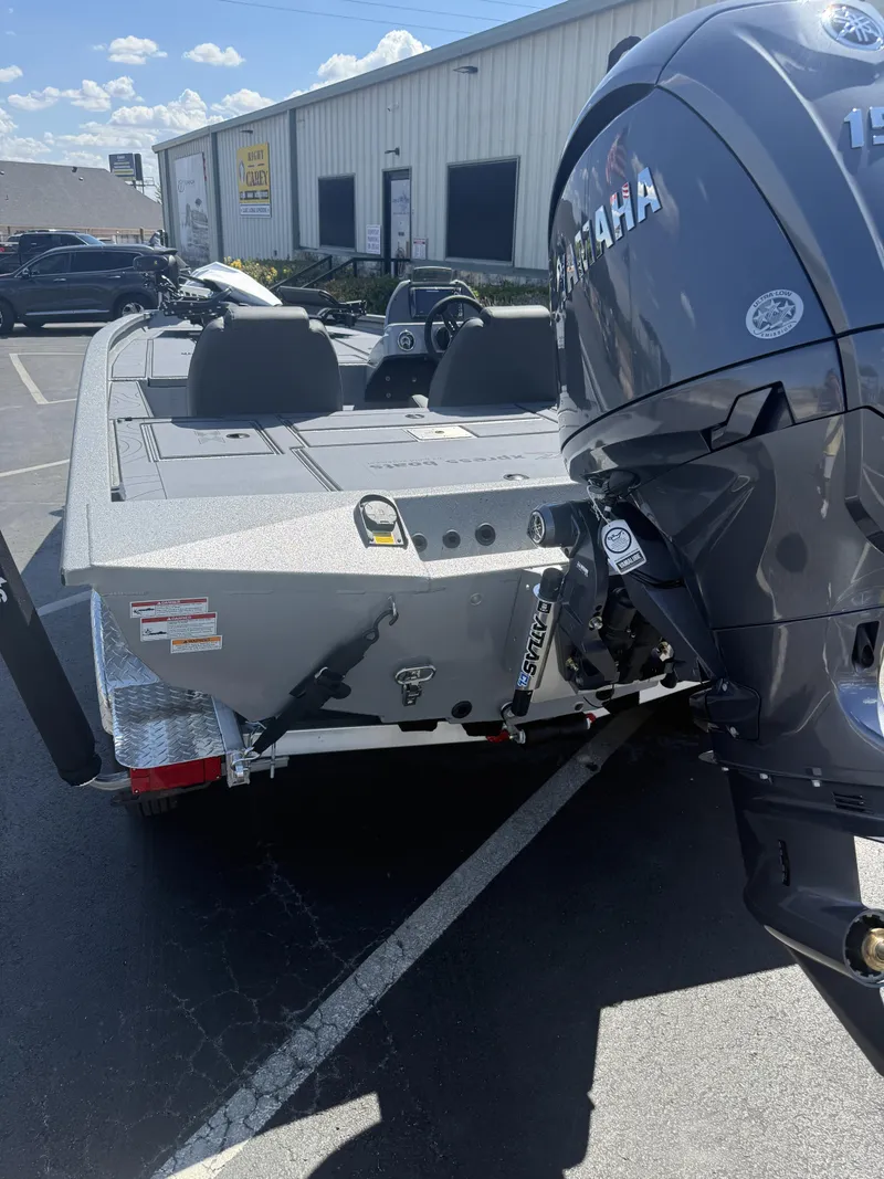 Slide: The Image of Xpress H 20 CRAPPIE 2027 - 9